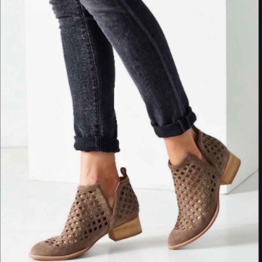Jeffrey Campbell Shoes | Jeffrey Campbell TAGGART Taupe Suede Ankle‎ Booties